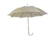 Paraguas negro de la manija de las costillas J del metal, diseño modificado para requisitos particulares paraguas a prueba de viento del golf proveedor